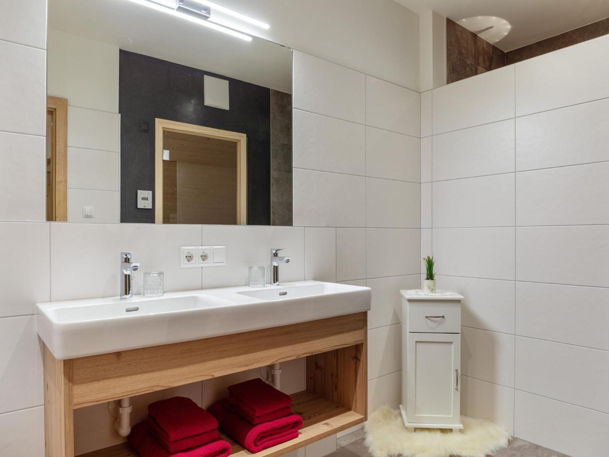 Luxurious Apartment With Sauna In Koenigsleiten Wald im Pinzgau Luaran gambar